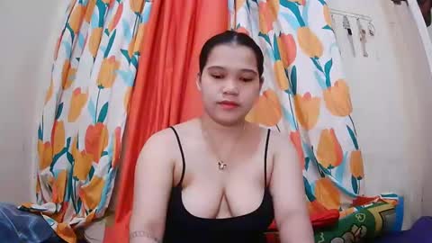 Snapshot of twowetcuties chatting on February 2025 11:25:02 PM Lyn and lea online show from February 2025 11:25:02 PM