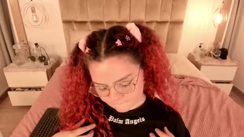 Twiggy online show from February 2025 02:57:02 AM