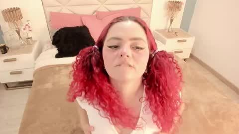 Twiggy online show from October 2025 08:09:02 PM