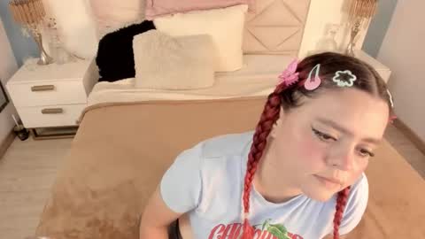 Twiggy online show from February 2026 08:07:02 PM