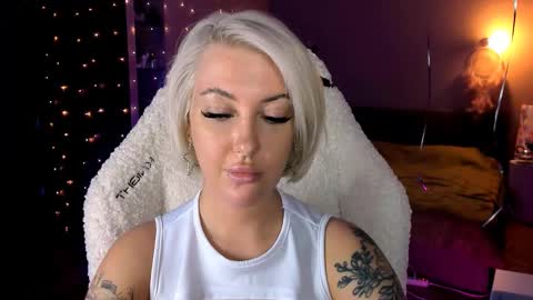 Miley online show from December 2024 01:51:01 PM