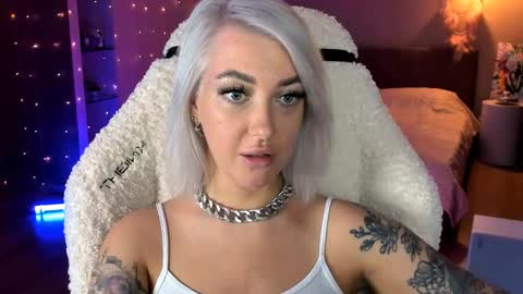 Miley online show from October 2025 02:01:02 PM