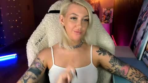 Snapshot of tykioty_miley chatting on May 2026 12:31:02 PM Miley online show from May 2026 12:31:02 PM