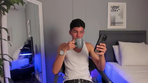 Tyler Fox online show from October 2025 08:41:01 PM