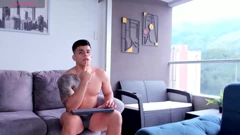 Snapshot of tyler_muscle chatting on February 2025 10:20:02 PM David online show from February 2025 10:20:02 PM