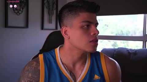 Snapshot of tyler_muscle chatting on September 2025 03:57:01 PM David online show from September 2025 03:57:01 PM