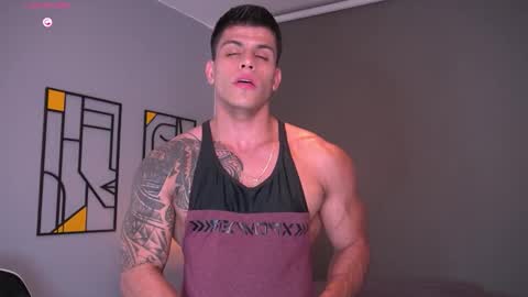 Snapshot of tyler_muscle chatting on December 2025 02:05:02 AM David online show from December 2025 02:05:02 AM