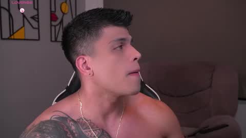 Snapshot of tyler_muscle chatting on February 2026 02:45:02 AM David online show from February 2026 02:45:02 AM