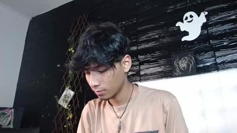 tyler_wolf_1 online show from October 2025 12:27:01 PM