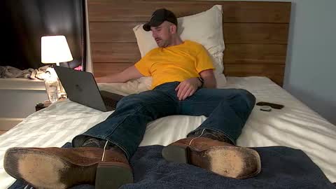 TylerLogan813 online show from September 2025 05:18:02 AM