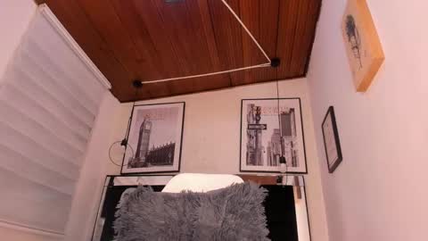       online show from December 2025 04:21:01 AM