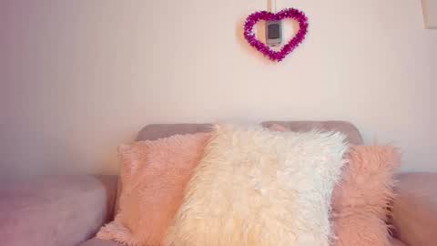 tylla__ online show from February 2026 05:06:02 AM