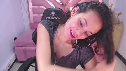 Snapshot of tyna_ch chatting on December 2024 07:22:01 PM TYNA online show from December 2024 07:22:01 PM