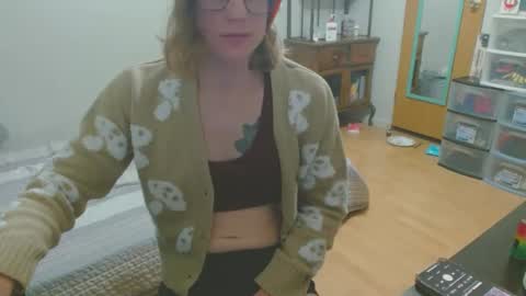 Snapshot of tyyyler93 chatting on February 2025 06:09:02 AM TylerAlternative online show from February 2025 06:09:02 AM