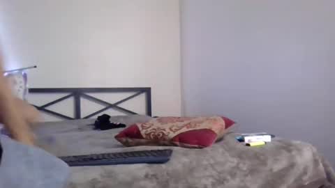 Snapshot of uandme_baby chatting on December 2024 06:16:02 PM Azelia B online show from December 2024 06:16:02 PM