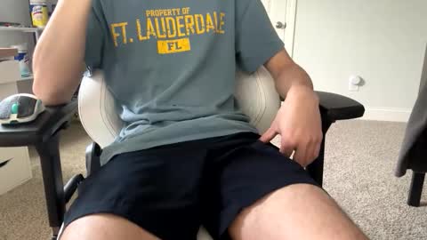 Love Lain online show from April 2026 03:39:01 PM