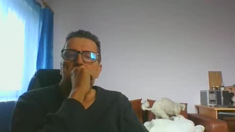 ulmeni4 online show from December 2024 11:55:01 AM