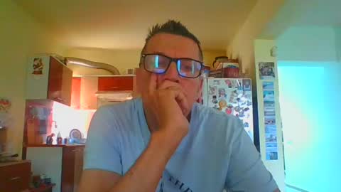 Snapshot of ulmeni7 chatting on June 2026 06:44:01 AM ulmeni7 online show from June 2026 06:44:01 AM