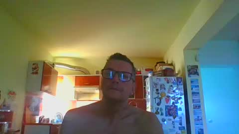 Snapshot of ulmeni7 chatting on June 2026 04:11:02 AM ulmeni7 online show from June 2026 04:11:02 AM