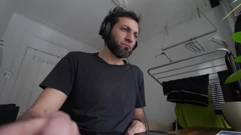 Snapshot of ultratoaster chatting on December 2025 05:41:01 PM ultratoaster online show from December 2025 05:41:01 PM