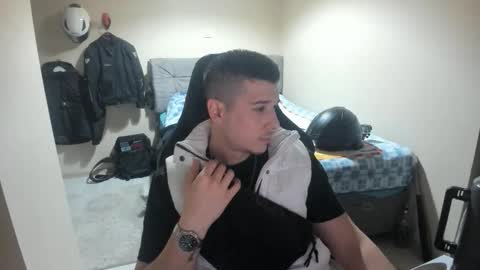 Snapshot of ulxer chatting on May 2026 07:53:02 PM hi im mike tyson - online show from May 2026 07:53:02 PM