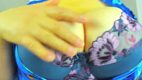 umnizza7777 online show from October 2025 08:29:01 AM