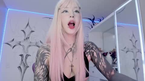 Snapshot of unachimbaherida chatting on March 2025 03:53:02 AM Elle Danielle  online show from March 2025 03:53:02 AM