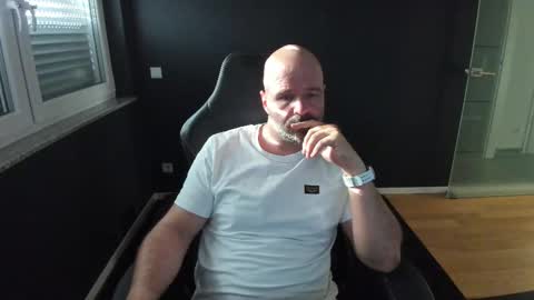 Uncle Bear online show from November 2025 09:53:01 AM