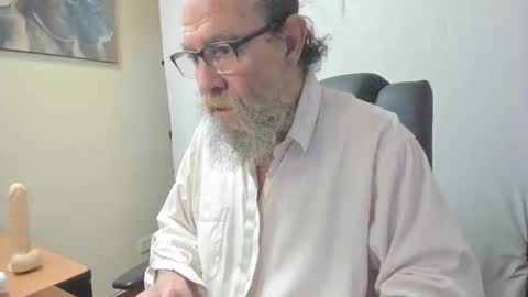 Uncle Hottie online show from February 2026 04:19:02 PM