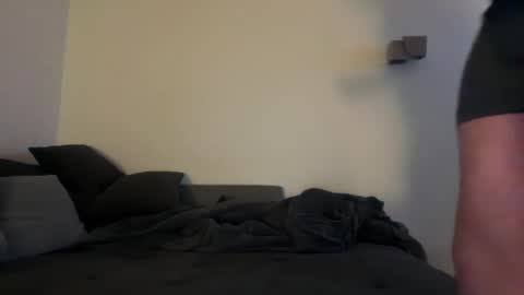 Tom online show from November 2025 10:10:02 PM