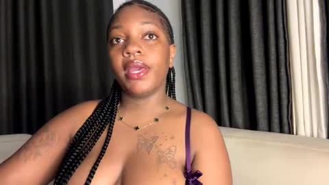 Snapshot of unholybaddie chatting on March 2025 09:57:01 PM Unholybaddie online show from March 2025 09:57:01 PM