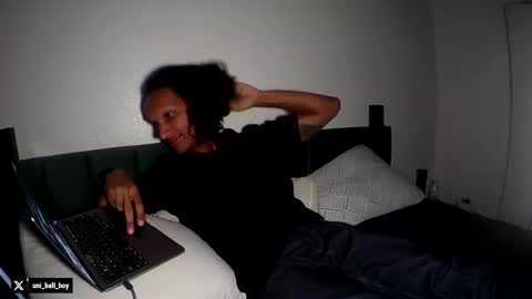 Snapshot of uniballboy chatting on March 2026 05:22:01 AM Uni Ball online show from March 2026 05:22:01 AM