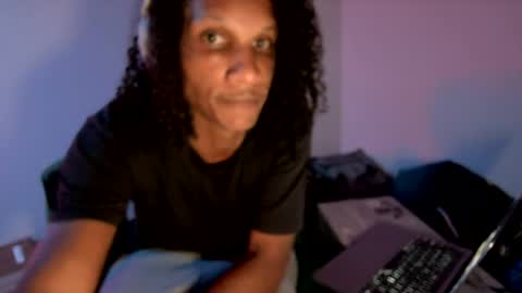 Snapshot of uniballboy chatting on March 2026 01:33:02 AM Uni Ball online show from March 2026 01:33:02 AM