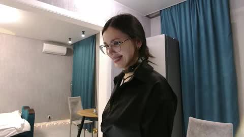 uninvited_raccoon online show from February 2026 09:09:02 PM