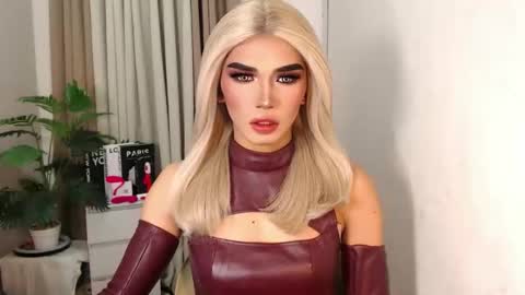 Miss Andrea online show from December 2025 06:26:01 PM