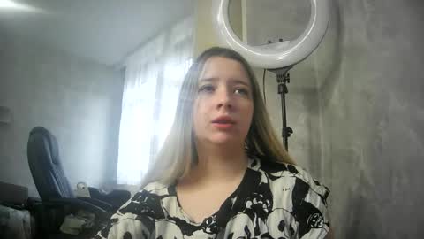 Snapshot of universeemily chatting on October 2025 06:04:01 AM UniverseEmily online show from October 2025 06:04:01 AM