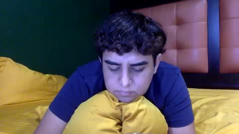 Thiago online show from October 2025 07:01:02 PM