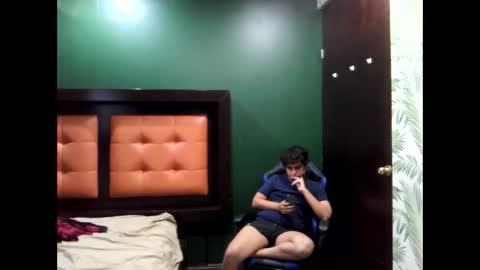 Thiago online show from November 2025 04:59:01 AM