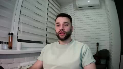 Snapshot of unnknow2024 chatting on April 2026 06:09:01 PM SlavaVibes online show from April 2026 06:09:01 PM