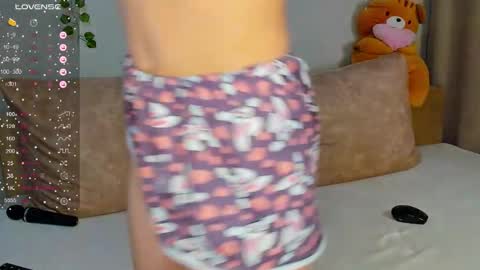 Sofie Ross online show from October 2025 06:39:01 PM