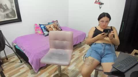 Kary and jhoa online show from October 2025 01:24:01 AM