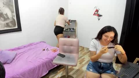 Kary and jhoa online show from February 2026 11:58:02 PM