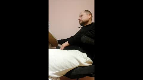 uoiuytr online show from January 2026 07:06:02 PM