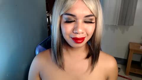 Vee online show from February 2025 09:00:02 AM