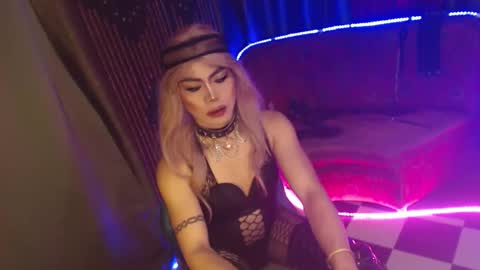 Snapshot of ur_dominatrix chatting on January 2026 11:53:01 PM MISS ANNA online show from January 2026 11:53:01 PM