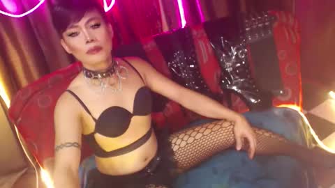 Snapshot of ur_dominatrix chatting on February 2026 06:50:01 AM MISS ANNA online show from February 2026 06:50:01 AM