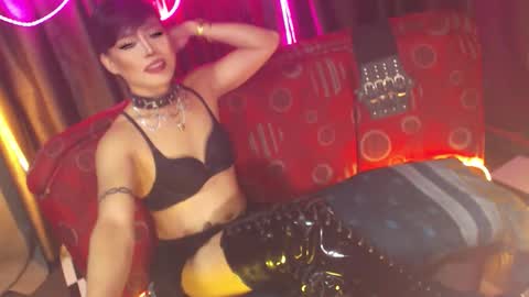 Snapshot of ur_dominatrix chatting on February 2026 11:04:01 AM MISS ANNA online show from February 2026 11:04:01 AM