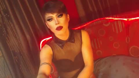 Snapshot of ur_dominatrix chatting on February 2026 06:13:01 AM MISS ANNA online show from February 2026 06:13:01 AM