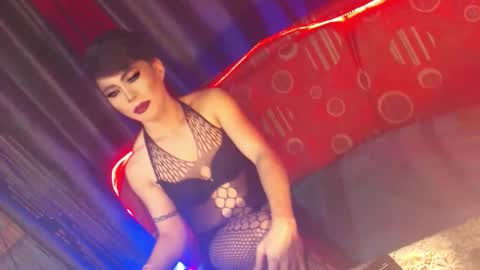 Snapshot of ur_dominatrix chatting on February 2026 03:48:02 AM MISS ANNA online show from February 2026 03:48:02 AM