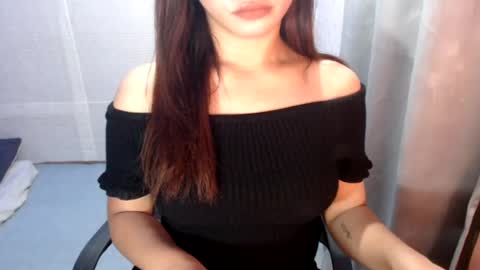 ur_favsnacks21 online show from August 2026 03:17:02 PM